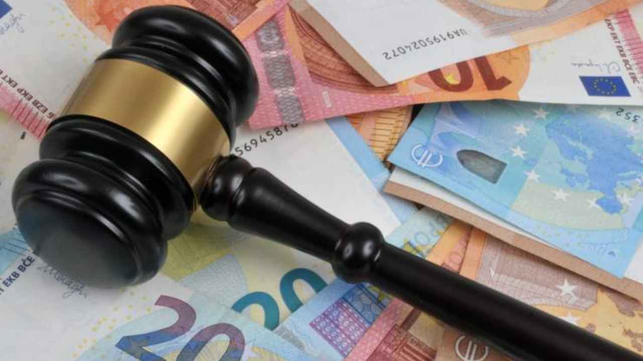 Martelletto Giudice con euro