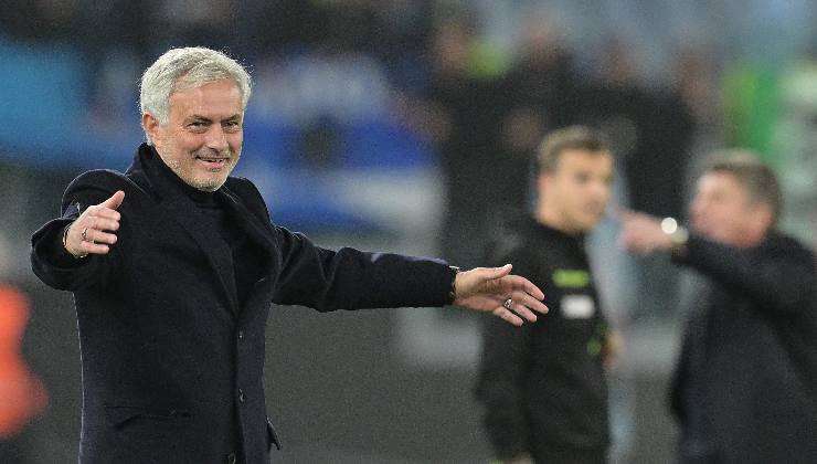 Mourinho allarga le braccia