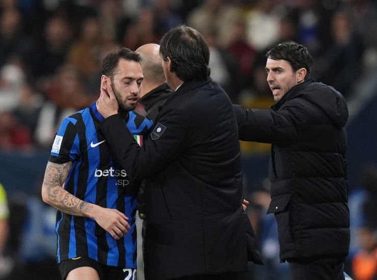 Hakan Calhanoglu e Simone Inzaghi