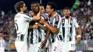 Giocatori della Juventus esultano