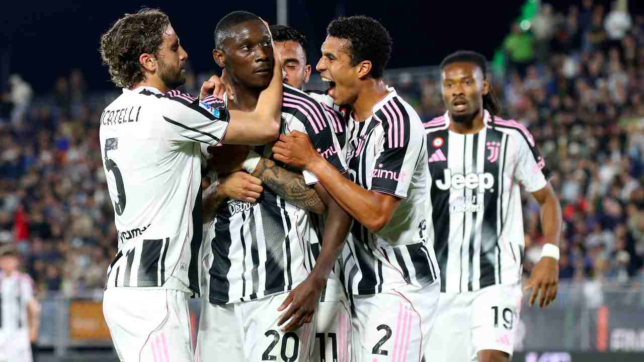 Giocatori della Juventus esultano