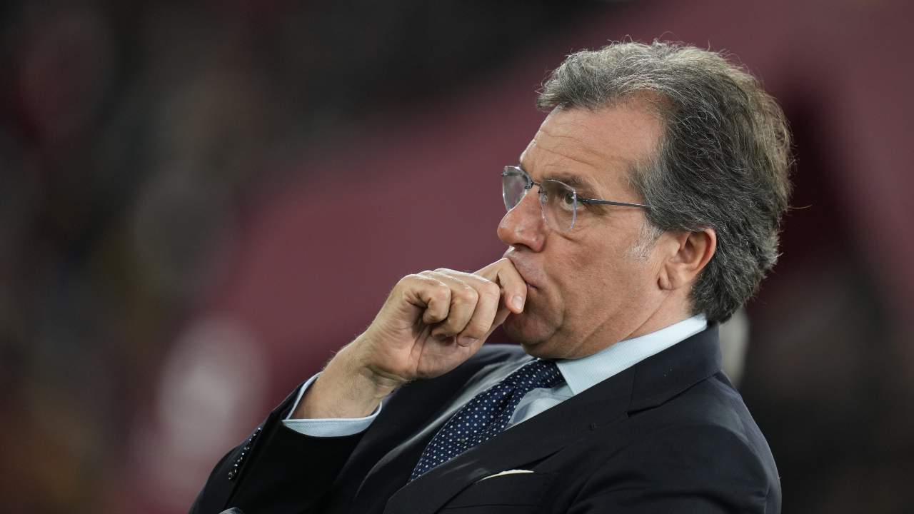 Cristiano Giuntoli pensieroso