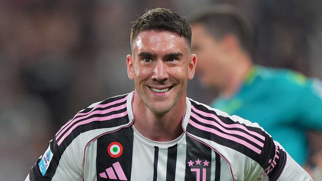 Dusan Vlahovic complica il mercato bianconero