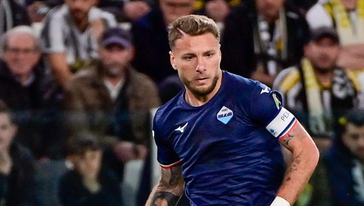 Immobile in azione con la maglia biancoceleste