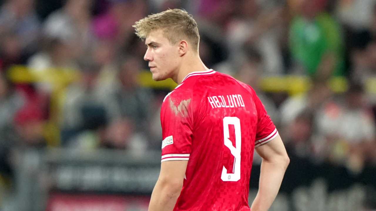 ROMA-MILAN, duello Hojlund