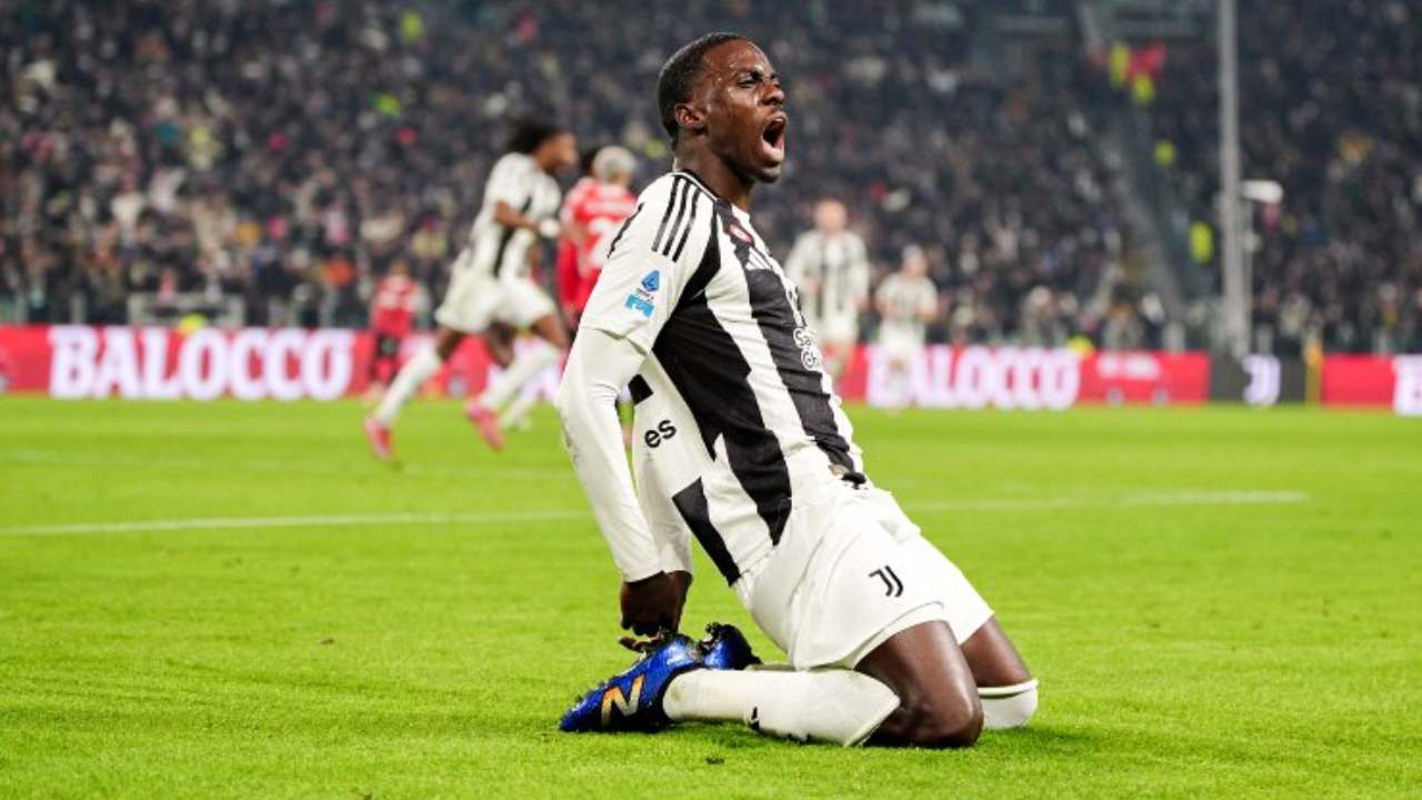 Weah canta la ‘Marsigliese’