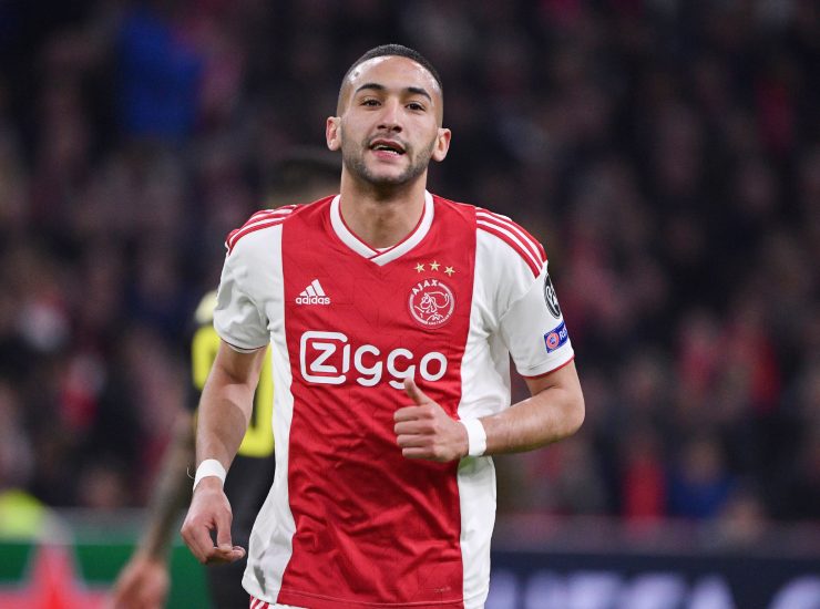 Hakim Ziyech con la maglia dell'Ajax) - ilposticipo.it