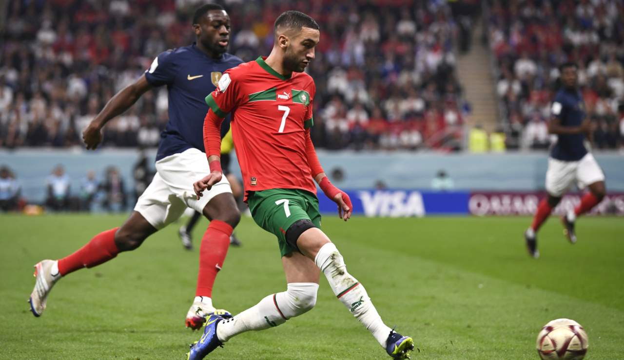 Hakim Ziyech in azione con il Marocco (LaPresse) - ilposticipo.it